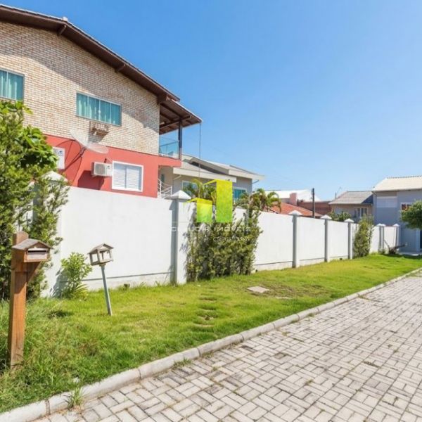 Casa � Beira Mar com 4 quartos para at� 12 pessoas