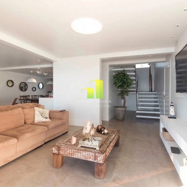 Casa � Beira Mar com 4 quartos para at� 12 pessoas