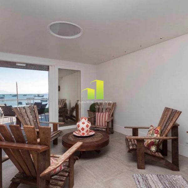 Casa � Beira Mar com 4 quartos para at� 12 pessoas