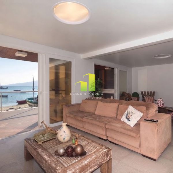 Casa � Beira Mar com 4 quartos para at� 12 pessoas
