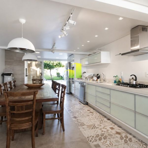 Casa � Beira Mar com 4 quartos para at� 12 pessoas