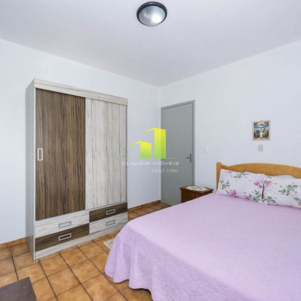 Casa na Quadra do Mar, � 20 mts na Praia de Bombas