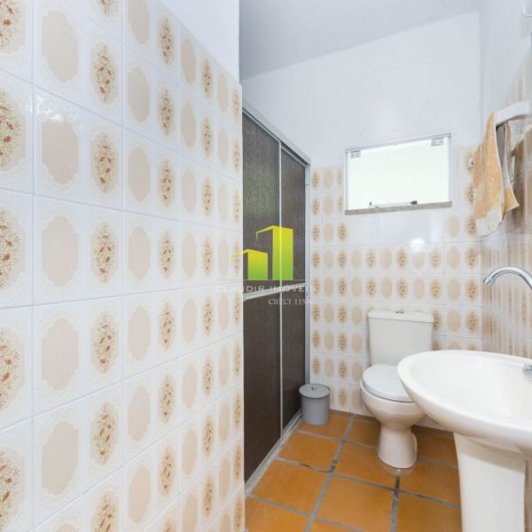 Casa na Quadra do Mar, � 20 mts na Praia de Bombas