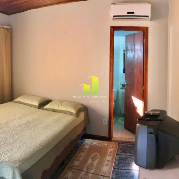 Casa 3 dormit�rios a 100 metros da praia