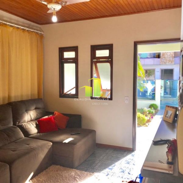 Casa 3 dormit�rios a 100 metros da praia