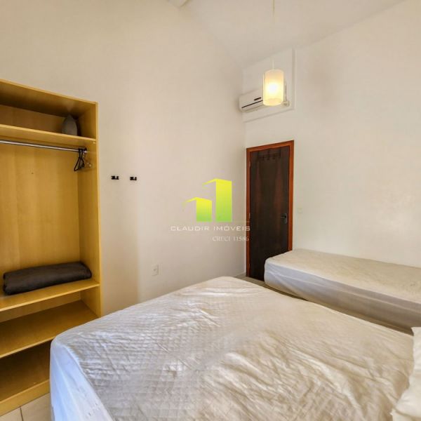 Apartamento econ�mico � 70 metros do mar em Bombas