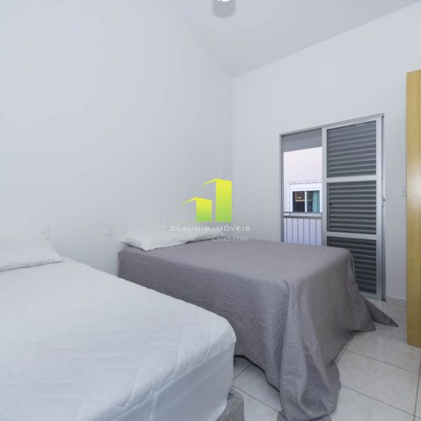Apartamento econ�mico � 70 metros do mar em Bombas