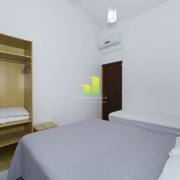 Apartamento econ�mico � 70 metros do mar em Bombas