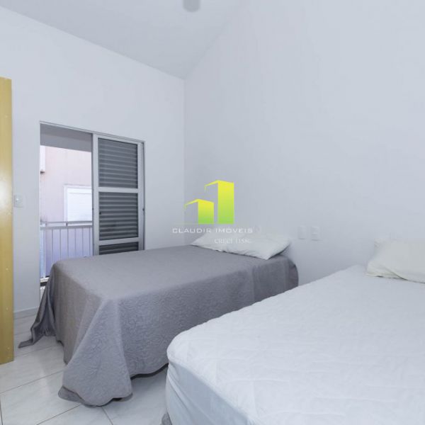 Apartamento econ�mico � 70 metros do mar em Bombas
