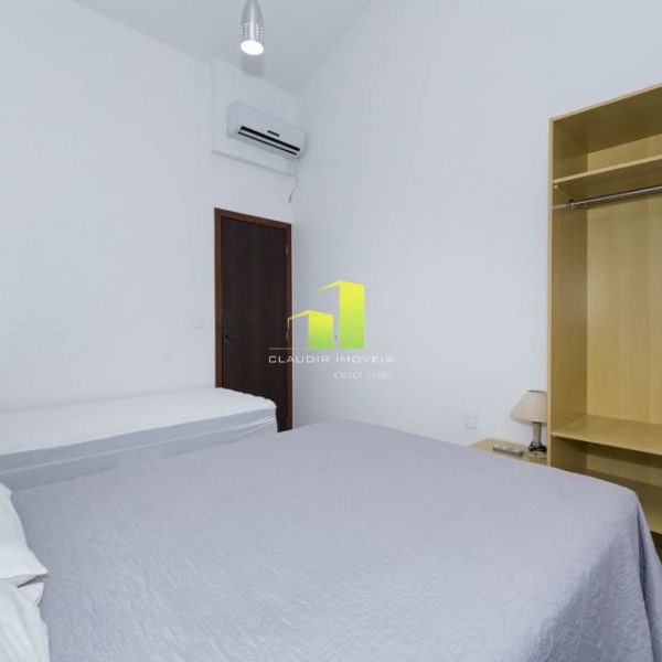 Apartamento econ�mico � 70 metros do mar em Bombas
