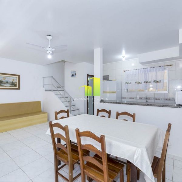 Apartamento econ�mico � 70 metros do mar em Bombas
