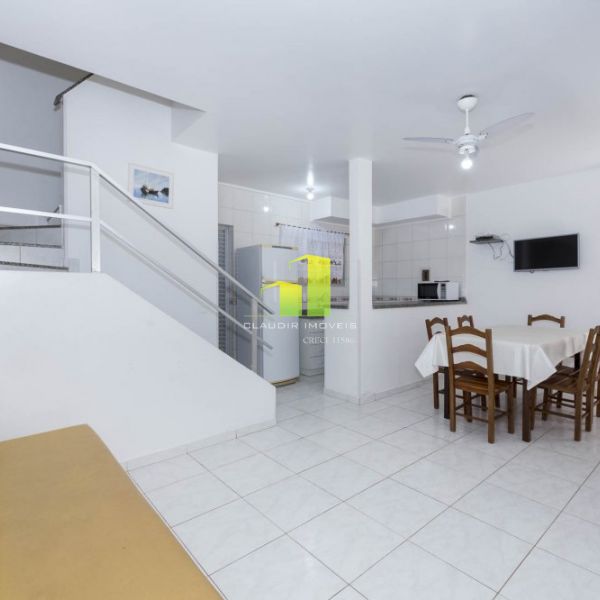 Apartamento econ�mico � 70 metros do mar em Bombas