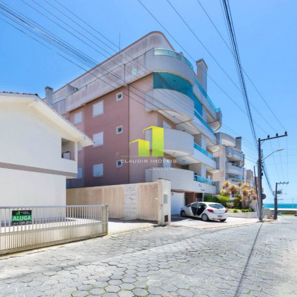 Apartamento econ�mico � 70 metros do mar em Bombas