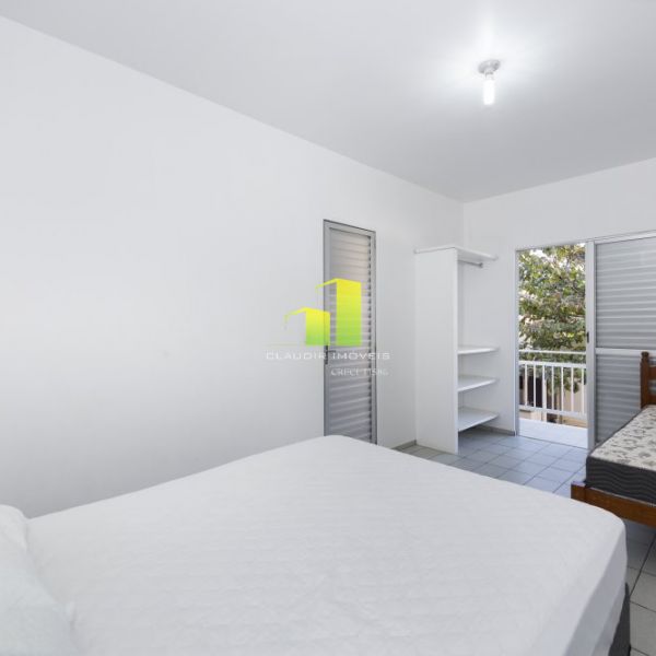 Apartamento econ�mico � 70 metros do mar em Bombas