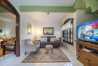 CASA 4 QUARTOS 10 PESSOAS PR�XIMA DO MAR