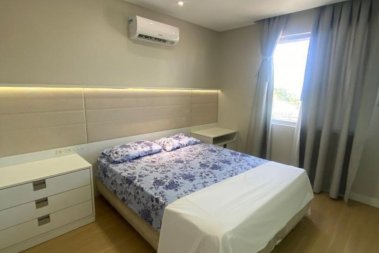 Apto 3 Quartos na Av. Principal Perto da Praia 