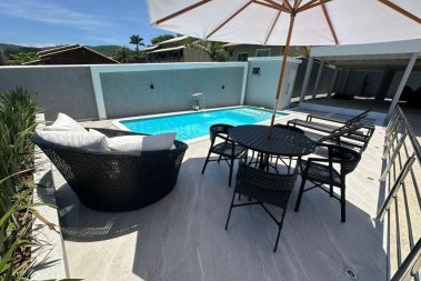 Casa com Piscina 3 Quartos para at� 10 Pessoas