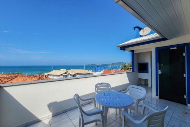 Cobertura com Vista Incr�vel para o Mar em Bombas